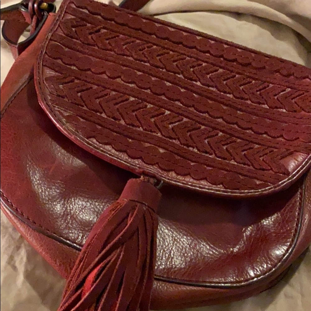 Crossbody me please!!!